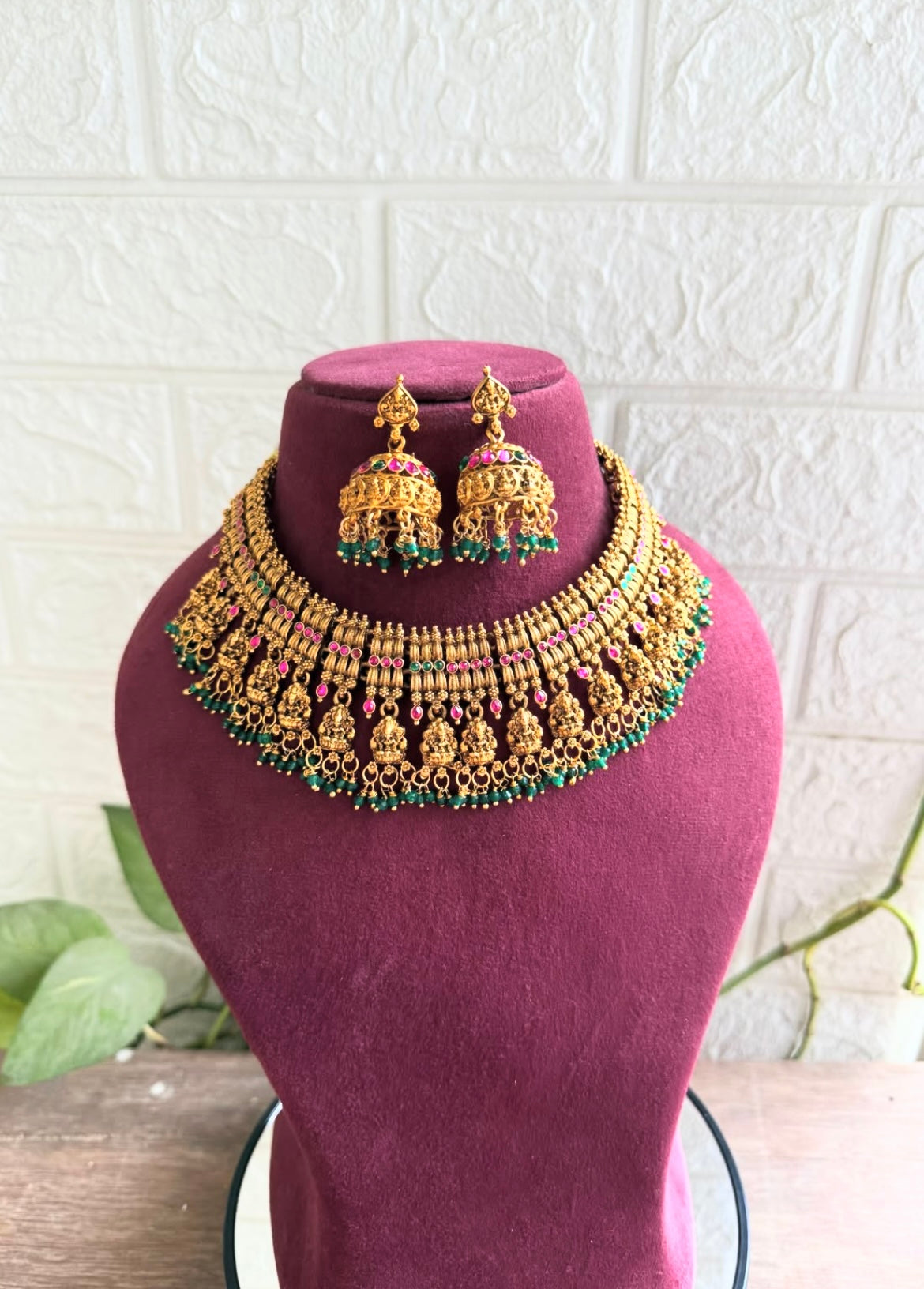 Choker set