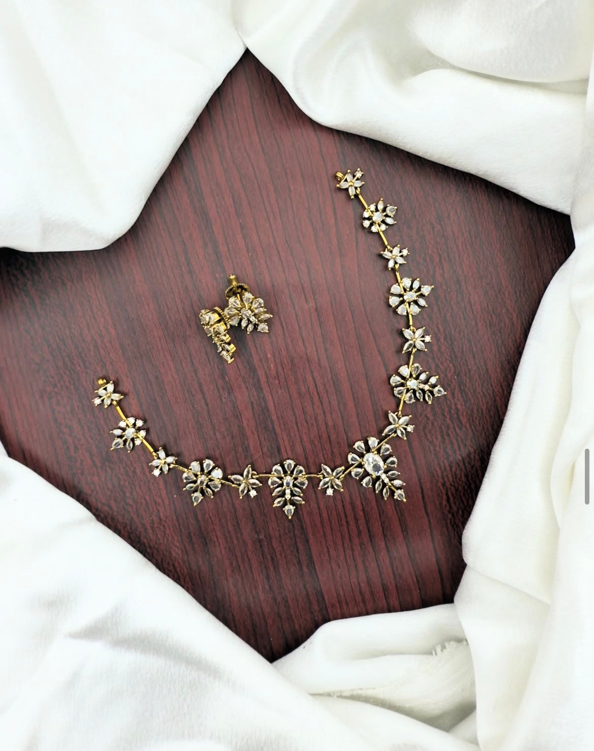 Ad stone necklace